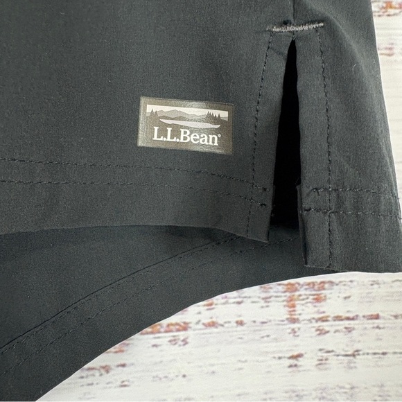 L.L. Bean Black UPF 50+ Stretch Board Shorts - Picture 4 of 13